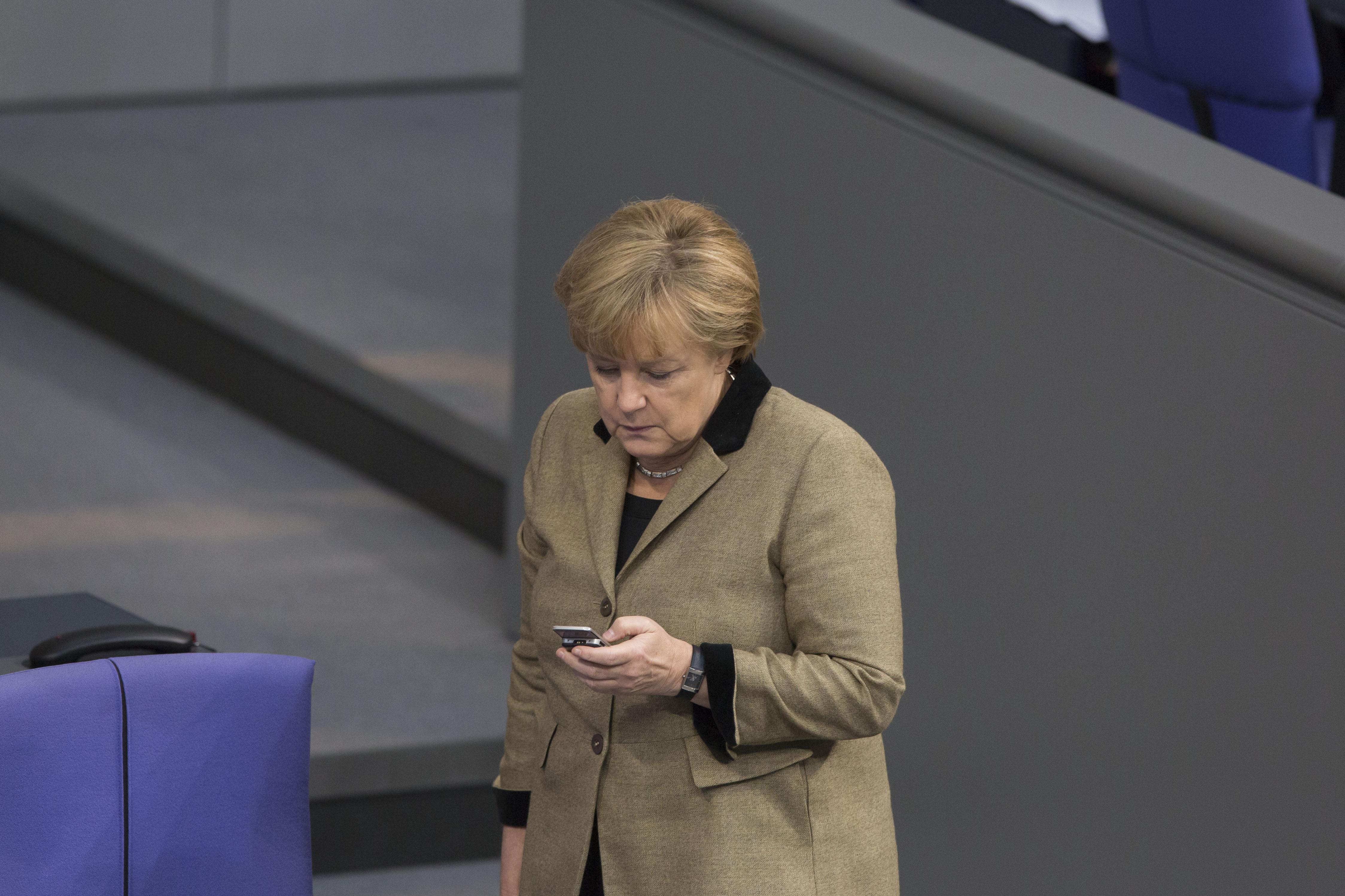 CeBIT, cel mai mare t&acirc;rg de tehnologie, deschis de David Cameron şi Angela Merkel