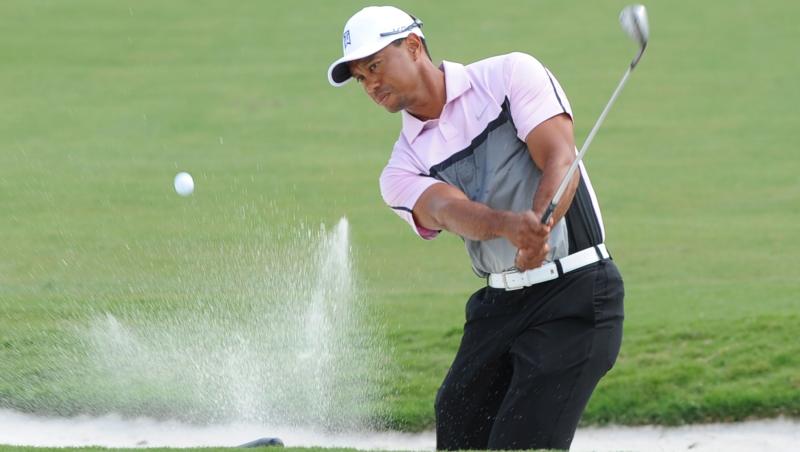 Tiger Woods a lovit doi spectatori, în timpul unei competiţii
