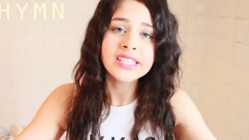 Ea e tonomatul uman: Cântă 14 genuri muzicale în trei minute