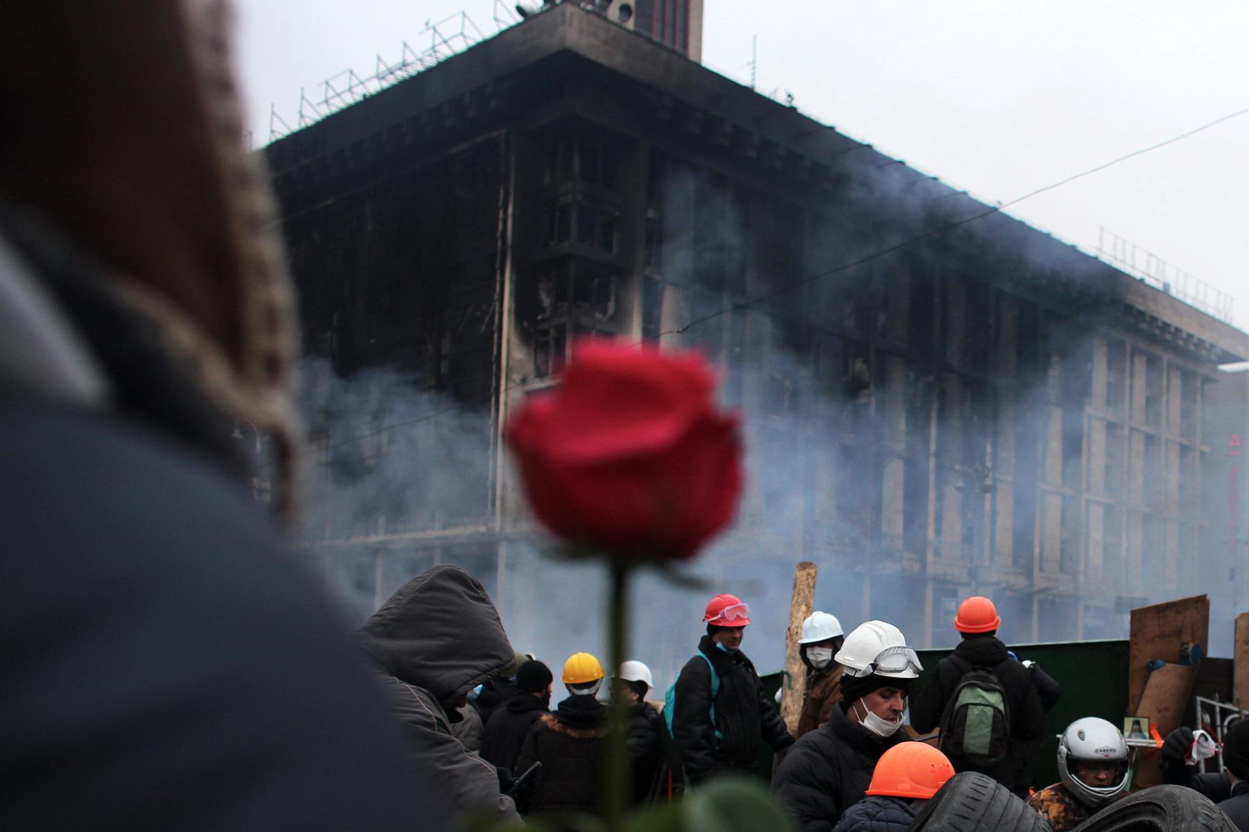 Parlamentul Crimeei a adoptat o declaraţie de INDEPENDENŢĂ faţă de Ucraina