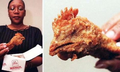 Nu mai mănânci cu zilele! BROAŞTE în salată, VIERMI în bomboane şi CAP DE GĂINĂ printre bucăţile de pui