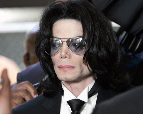 Tratamentul cu şampanie: Secretul chipului lui Michael Jackson, dezvăluit după moartea sa