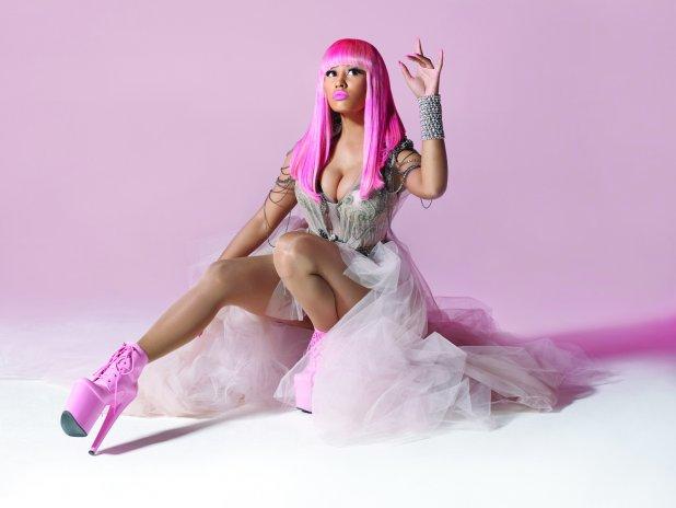 Ăsta DA trup de zeiţă! Nicki Minaj, poze incendiare &icirc;n costum de baie!