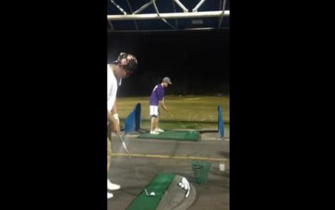 VIDEO! Golf la dublu, cum nici Tiger Woods n-a mai văzut