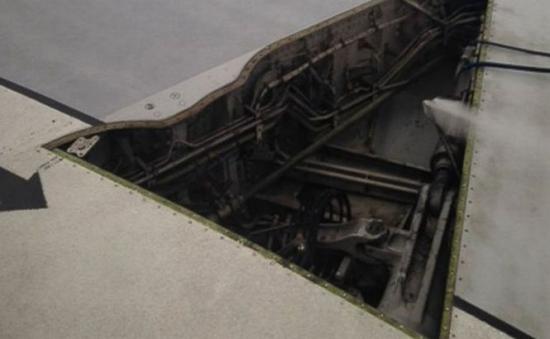 Un avion de pasageri a pierdut o bucată din fuselaj &icirc;n timpul zborului