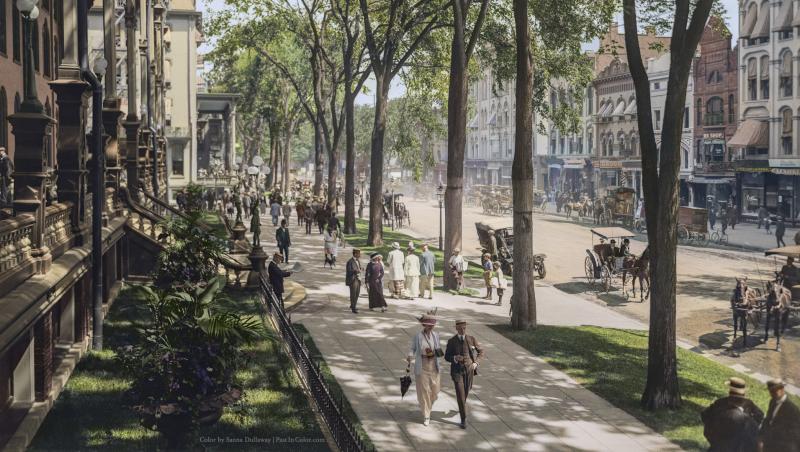 Broadway, Saratoga Springs, New York, 1915