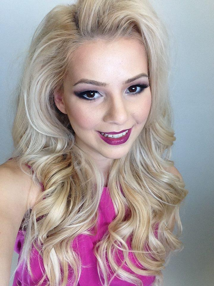 Sandra N, vocea feminină din Akcent, lansează single-ul "Te joci cu mintea mea"!