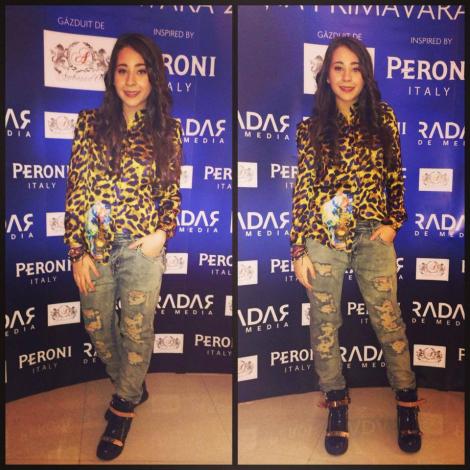 Nicole Cherry i-a dat pe spate pe toţi cu vestimentaţia asta!