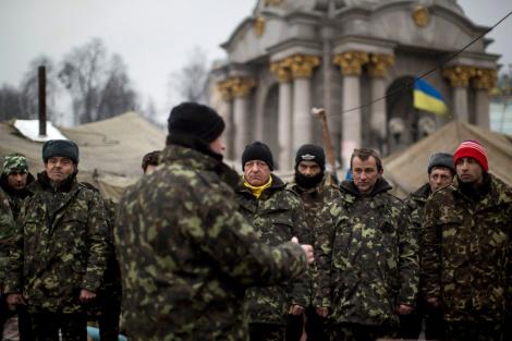 Militarii ucrainieni pleaca din Crimeea