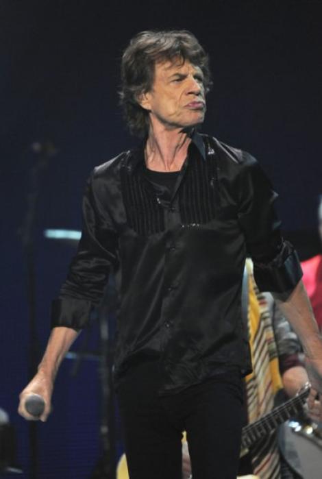 Devastat de moartea iubitei, Mick Jagger se gândeşte la retragere