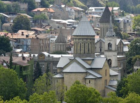 Singurul sat din România care are 28 de biserici!