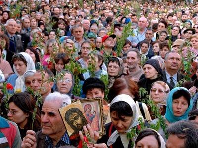 Enoriași &icirc;ndemnați să plătească facturile unei biserici