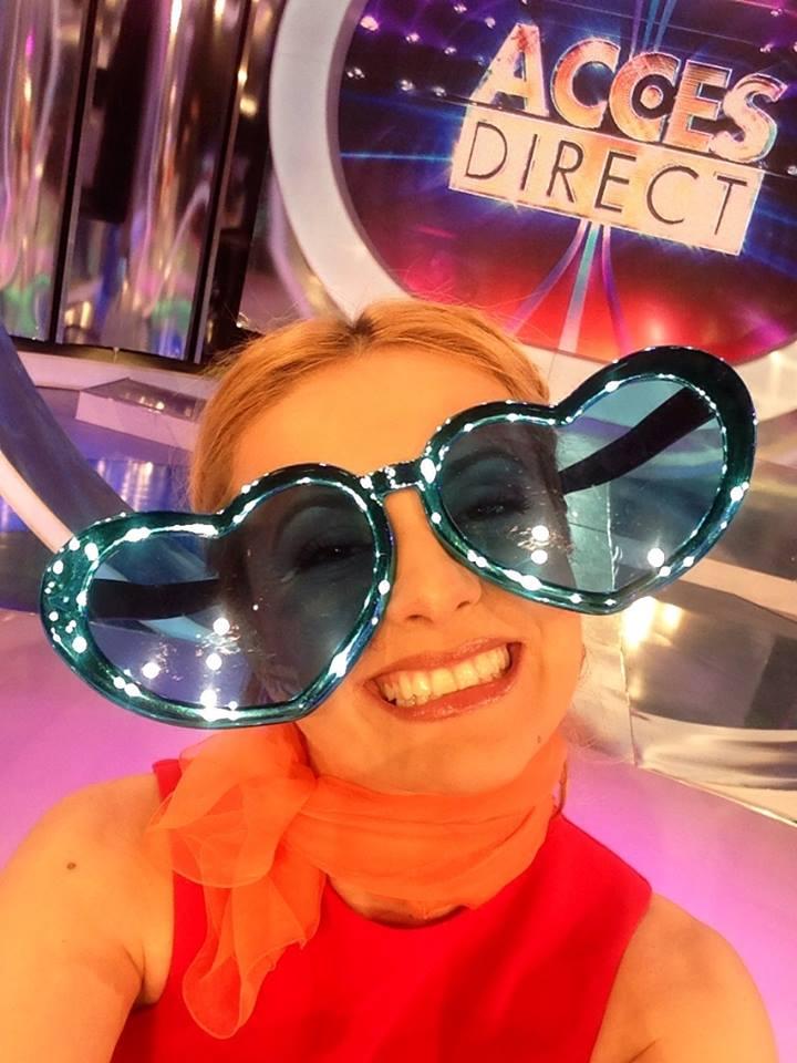 Simona Gherghe e pregătită de vară! Prezentatoarea are cei mai tari ochelari de soare