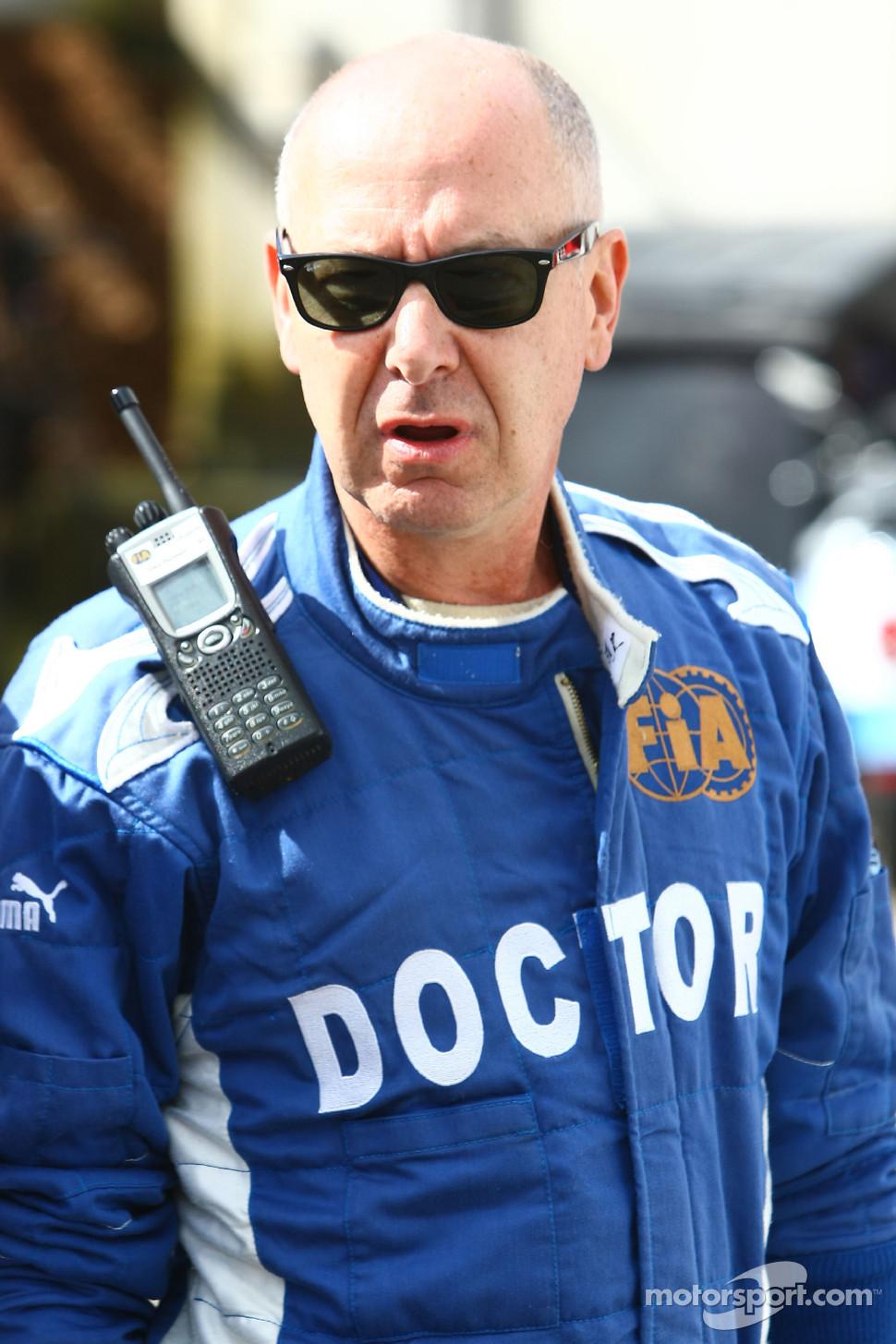 Fost medic din Formula 1: "Fanii lui Schumacher TREBUIE SĂ SE PREGĂTEASCĂ DE CE E MAI RĂU"