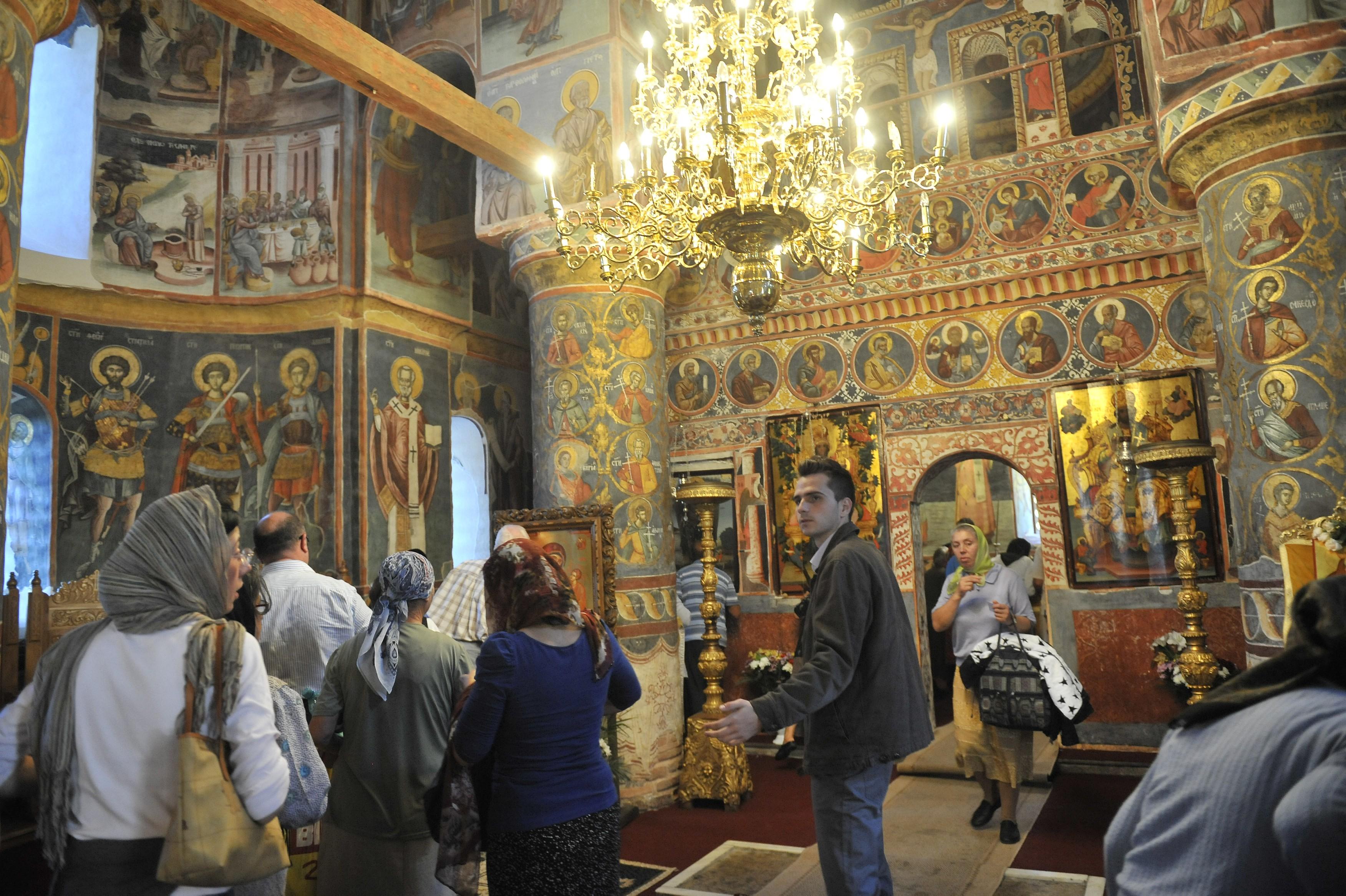 BISERICA IA TOT. O familie cere să fie eutanasiată, după ce singura bucată de păm&acirc;nt a fost luată de Biserica Ortodoxă