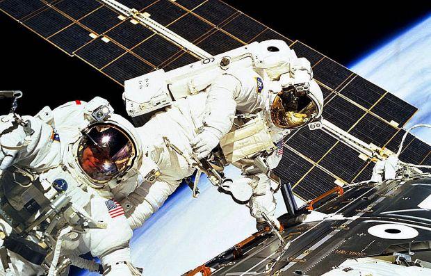 Tinerii rom&acirc;ni au cucerit NASA! Cum arată un proiect de succes