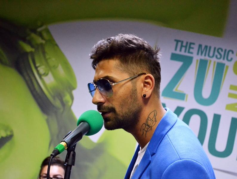 Connect-R e un tătic model! I-a cumpărat fetei sale un cărucior de 6.000 lei