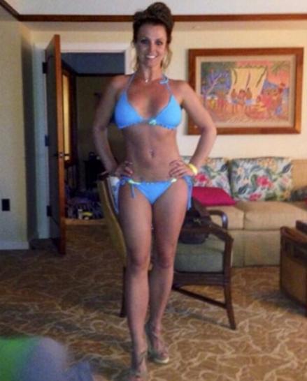 &Icirc;n sf&acirc;rşit, Britney Spears! La 32 de ani, c&acirc;ntăreaţa şi-a regăsit silueta de altădată