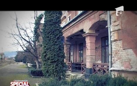 Istorie lăsată &icirc;n pagargină! Gara din oraşul Brad, o ruină