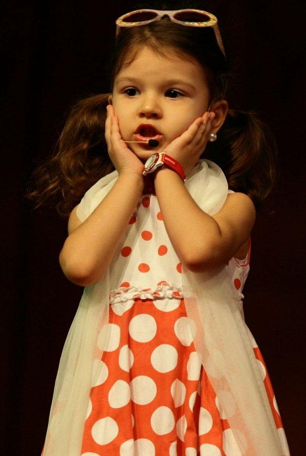 Galerie FOTO: Nu o mai recunoști! Cum arată azi Cleopatra Stratan, minunea muzicii rom&acirc;neşti!