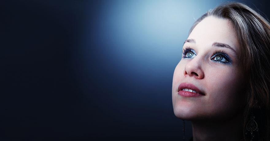 N-ai să ghiceşti ce vedetă şi-a ghicit viitorul &icirc;n plină stradă, la geamul maşinii