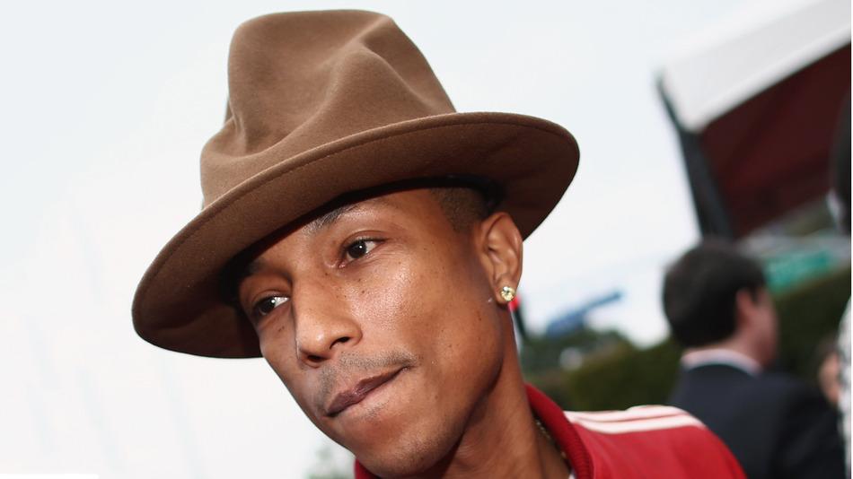 Pălăria purtată de Pharrell la gala Grammy 2014, v&acirc;ndută pentru o sumă fabuloasă!