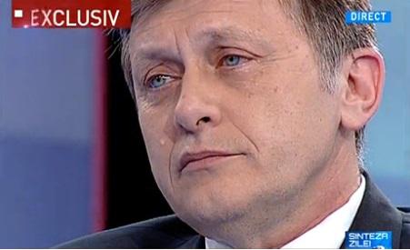 Crin Antonescu a demisionat din funcţia de preşedinte al Senatului