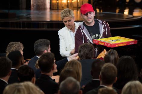 Tânărul care a livrat pizza la Oscaruri a primit un bacșiș uriaș!