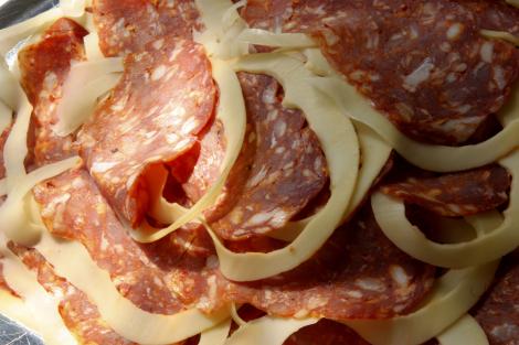 Rezultate îngrijorătoare: carnea și brânza ne scurtează viața