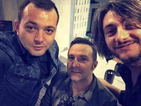 Moda "selfie de Oscar" a cuprins şi România! Mihai Morar şi prietenii, pe covorul roşu de la... coafor!