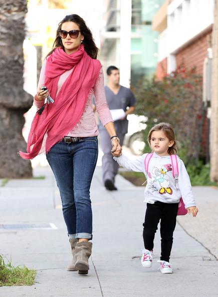 A crescut! Fiică de &icirc;ngeraş, transformată &icirc;ntr-o mică prinţesă