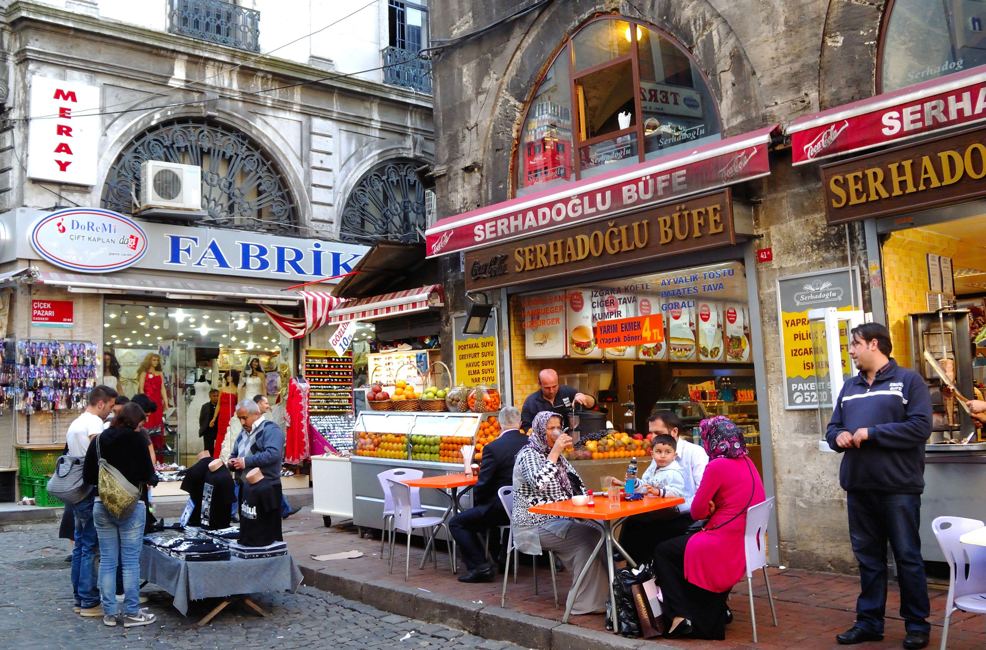 Țara &icirc;n care Youtube şi Facebook ar putea fi interzise