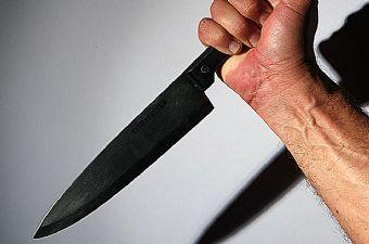 Scene ca &icirc;n filme! Trei oameni, &icirc;njunghiați &icirc;ntr-un autocar, &icirc;n Hunedoara