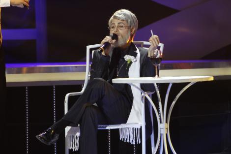 Raluka se transformă &icirc;n Ştefan Iordache, la &ldquo;Te cunosc de undeva!&rdquo;: &ldquo;M-am stăp&acirc;nit cu greu să nu pl&acirc;ng pe scenă!&rdquo;