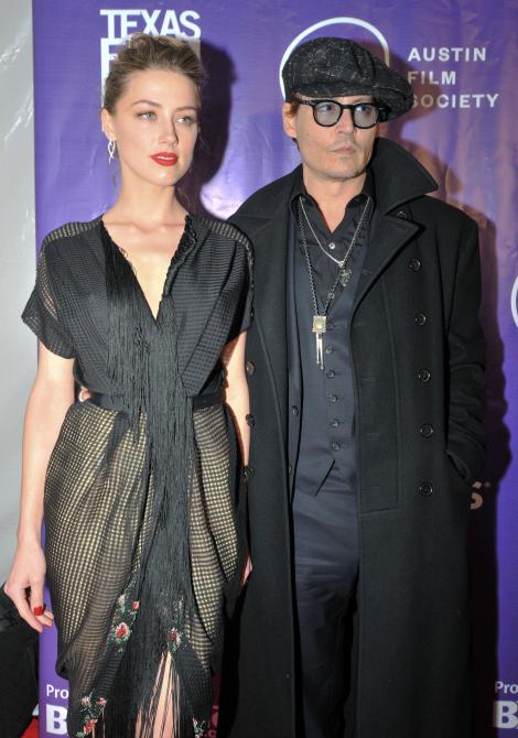 Johnny Depp, decis să renunţe la burlăcie! I-a oferit un inel de logodnă iubitei sale, Amber Heard