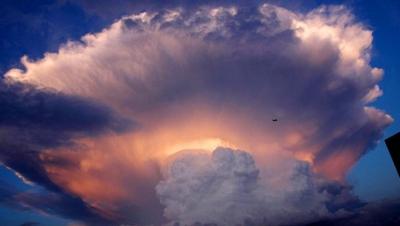 VIDEO SENZAȚIONAL: Cum arată norul care &icirc;nghite tot