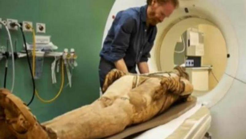 Descoperire șocantă în craniul unei mumii vechi de 2.600 de ani