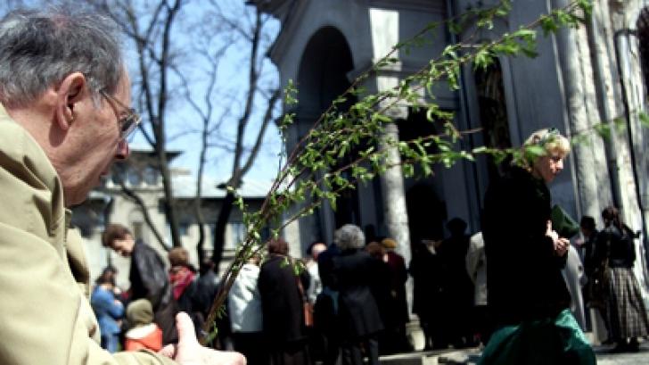 Creştinii au sărbătorit astăzi Ajunul Floriilor