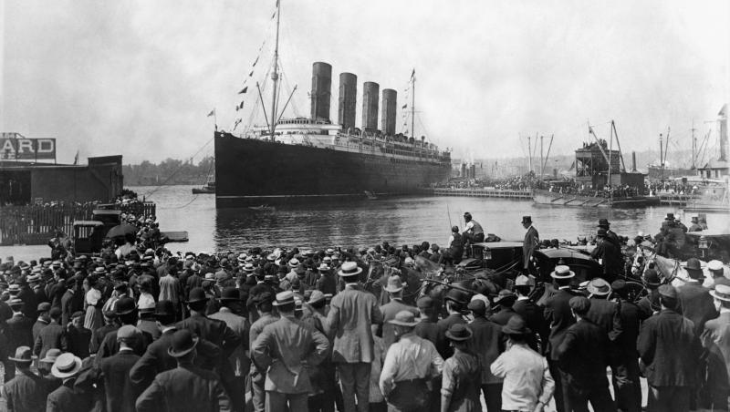 Titanicul, în portul englez, la plecare