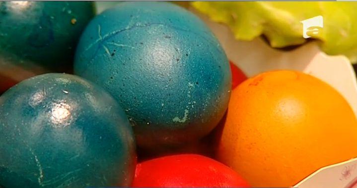 Masă tradiţională de Paşte, de-a gata la supermarket