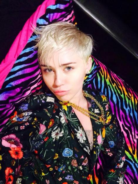 Milioane de fani sunt ÎNGRIJORAȚI: Miley Cyrus a fost internată de URGENȚĂ!