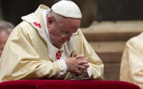 În Joia Mare, Papa Francisc a spălat, pentru prima dată în istorie, picioarele unei femei