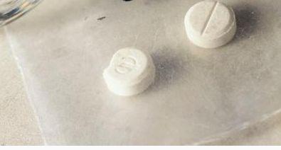 Tot ce trebuie să știi despre drogurile &bdquo;legale&rdquo;. O prăpastie fără fund