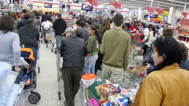 Cozi mari &icirc;n Vinerea Mare!