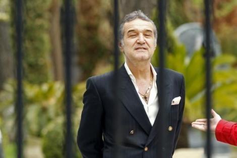 Gigi Becali, eliberat din închisoare pentru câteva ore! Patronul Stelei a mers la biserică