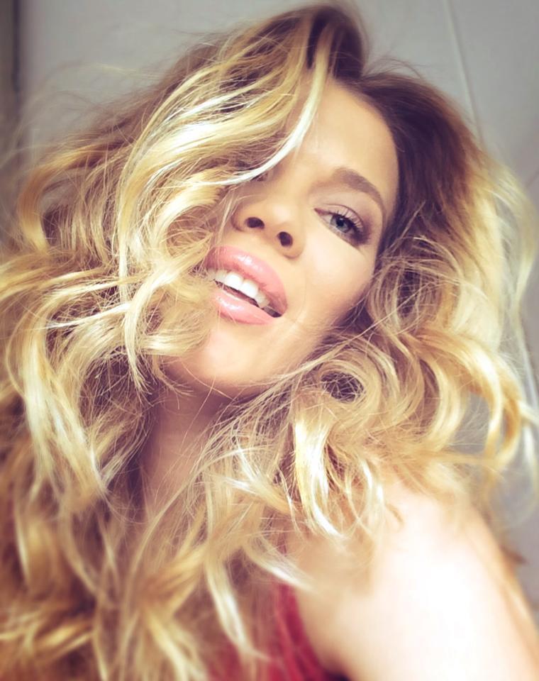 Sărbători cu vin de țară pentru Gina Pistol