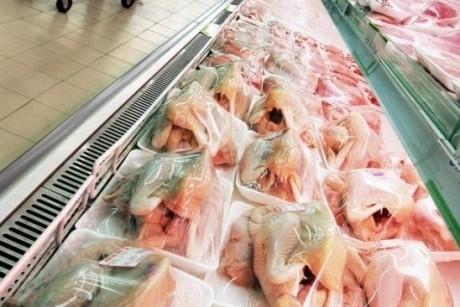 Două tone de carne stricată urmau să ajungă la v&acirc;nzare