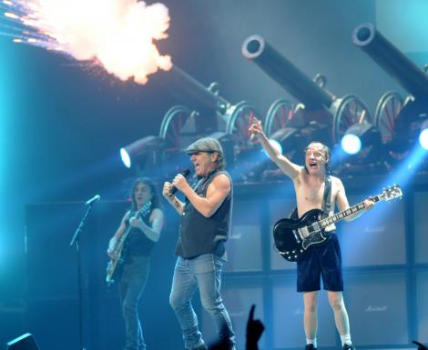 Chitaristul trupei AC/DC, Malcolm Young, se retrage din formație