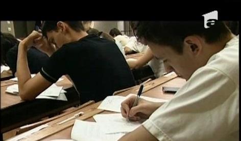 EXCLUSIV! Afacerea &rdquo;lucrarea de licență&rdquo;. C&acirc;t costă să-ți cumperi diploma de pe internet