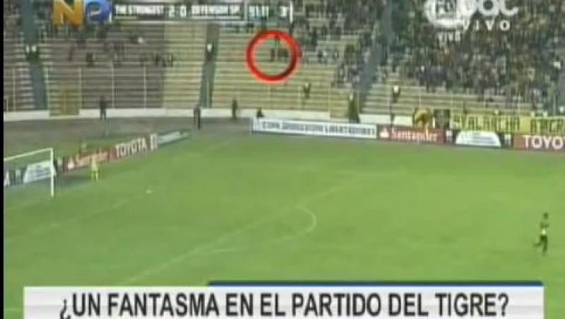 VIDEO! O fantomă a bântuit tribunele în timpul unui meci de fotbal